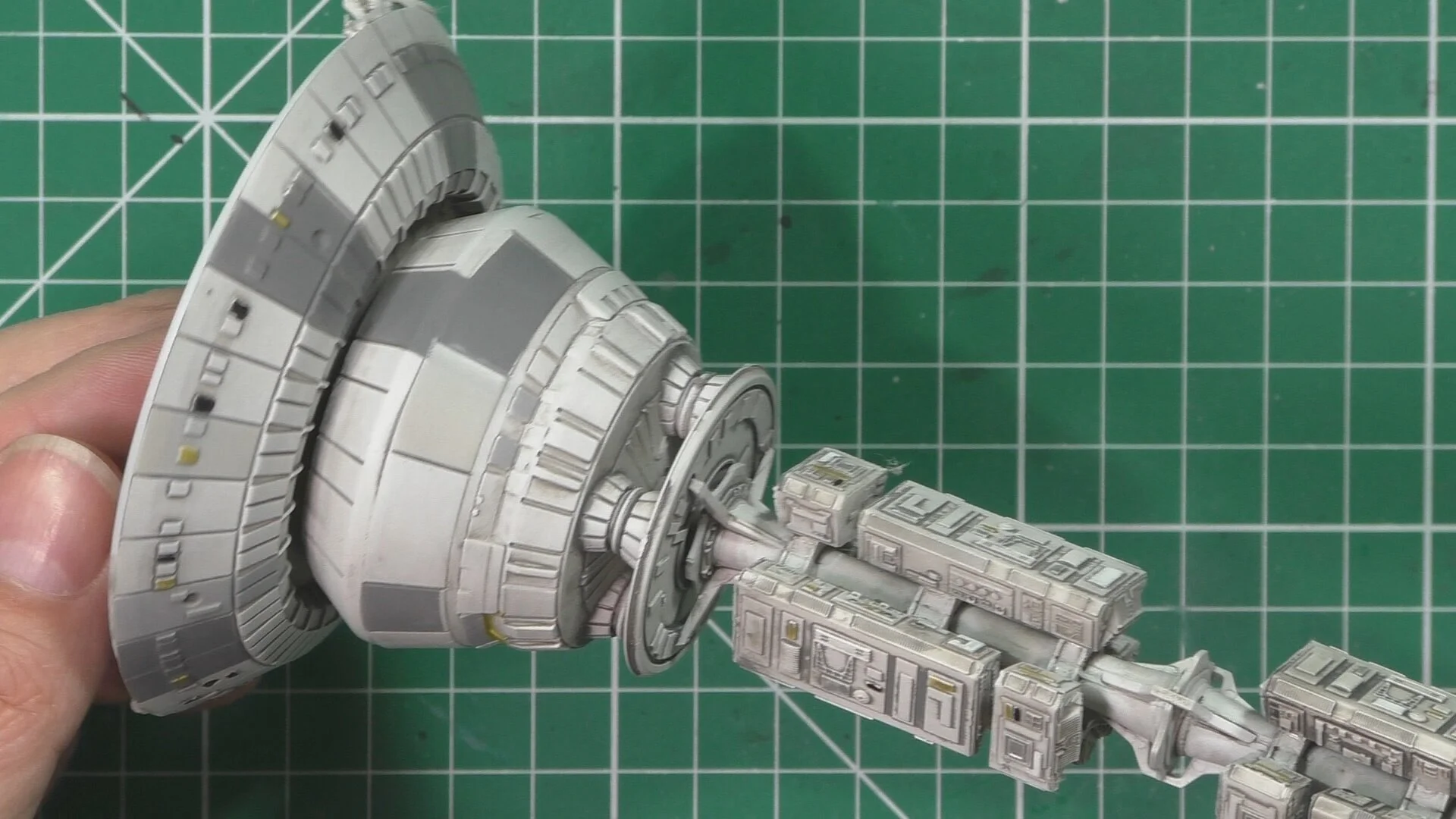 Mobius 1/144 Discovery XD-1 — Flory Models